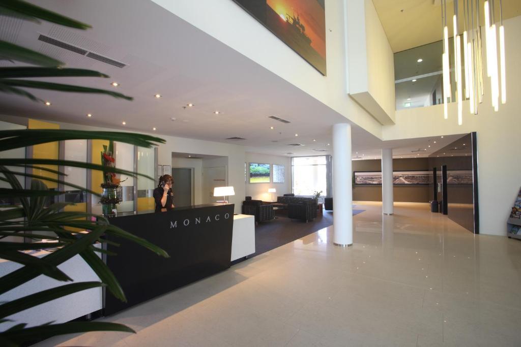 Monaco Caloundra Aparthotel Exterior foto